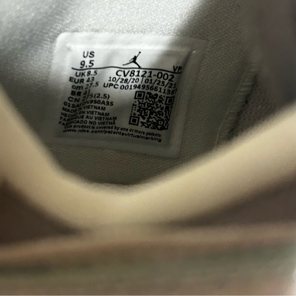 Brand new with original box size 9.5 mens - Picture 2 of 7